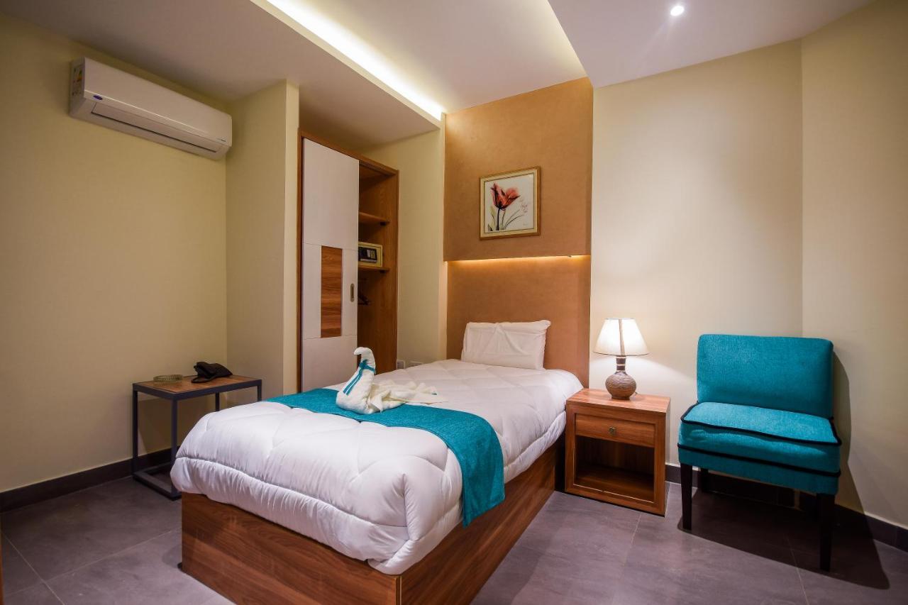 New Pyramid Quen Hotel 开罗 外观 照片